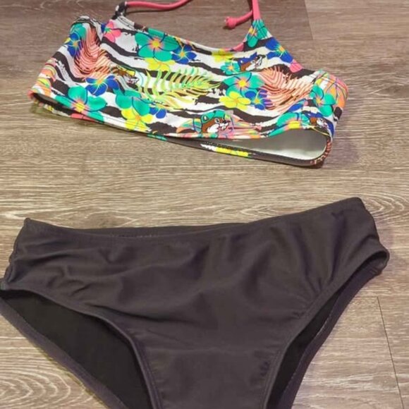 Bucees size youth large swim girl. - Picture 1 of 3
